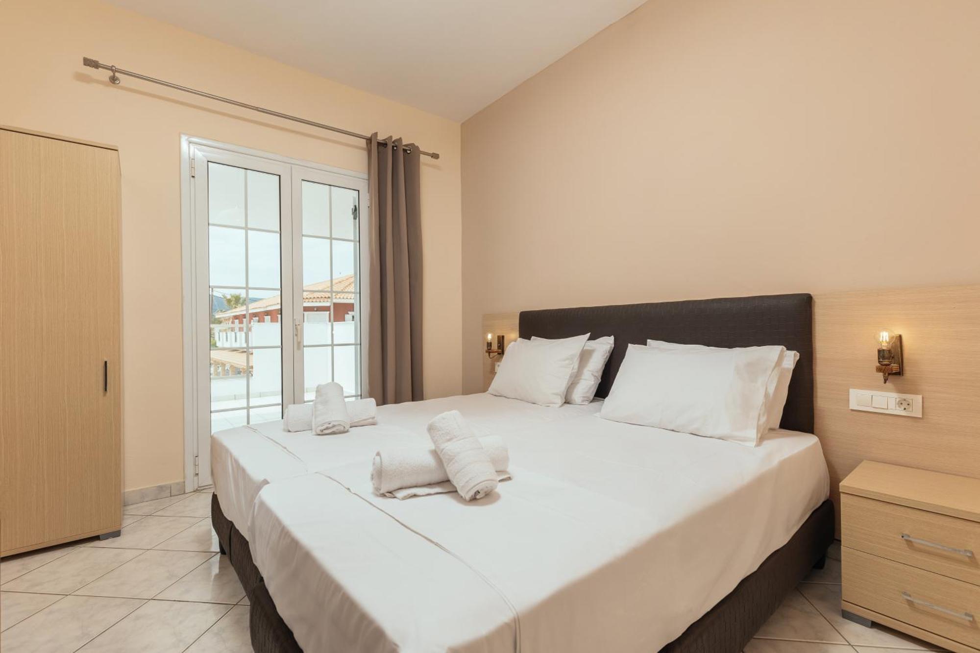Yakinthos Hotel 라가나스 외부 사진