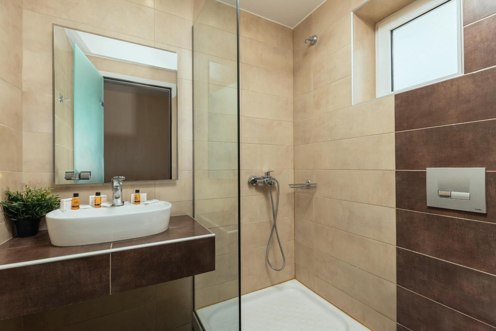 Yakinthos Hotel 라가나스 외부 사진